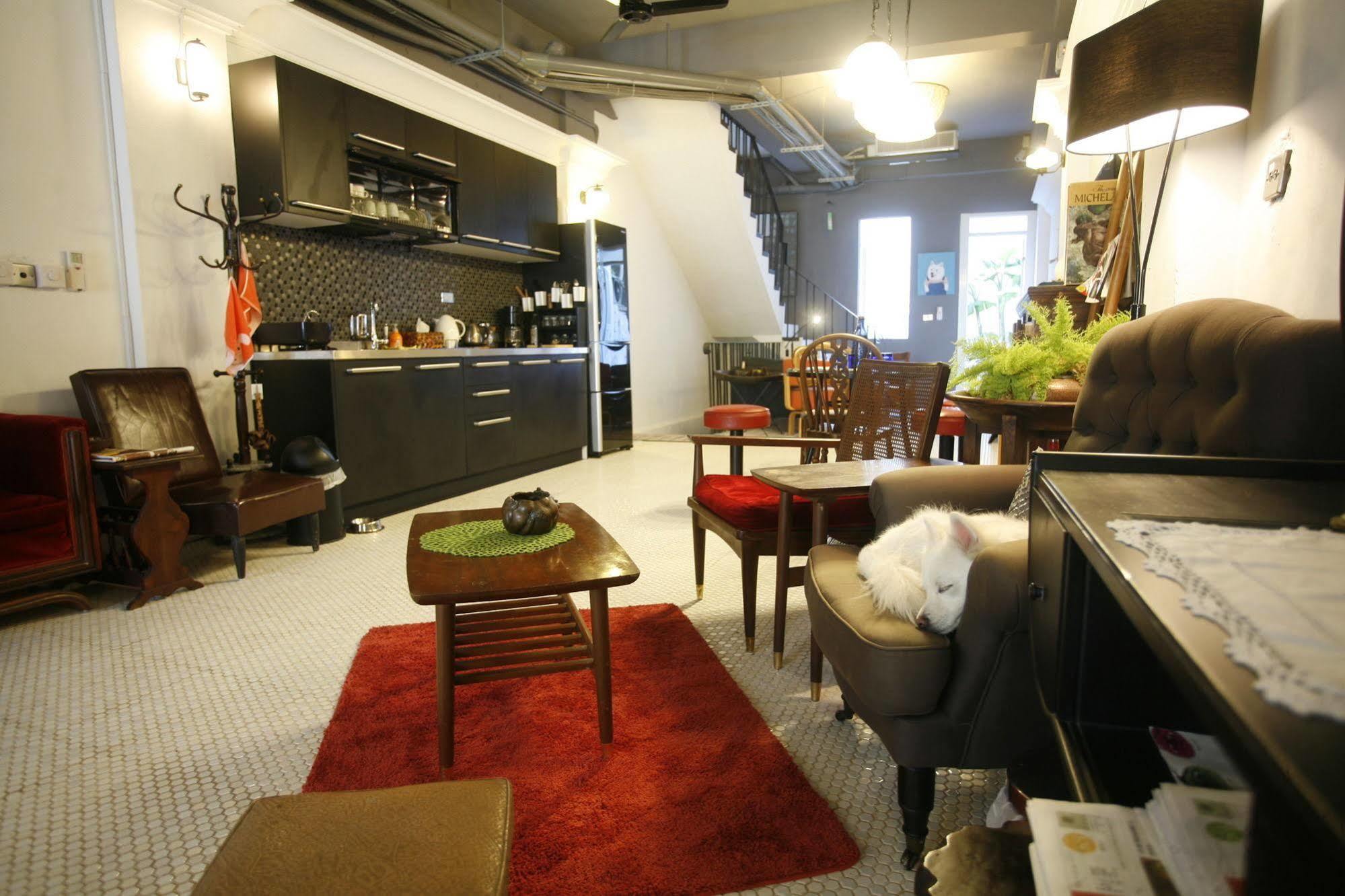 白狗公寓amo B&B市區金三角 東大門夜市 Hualien City Ngoại thất bức ảnh