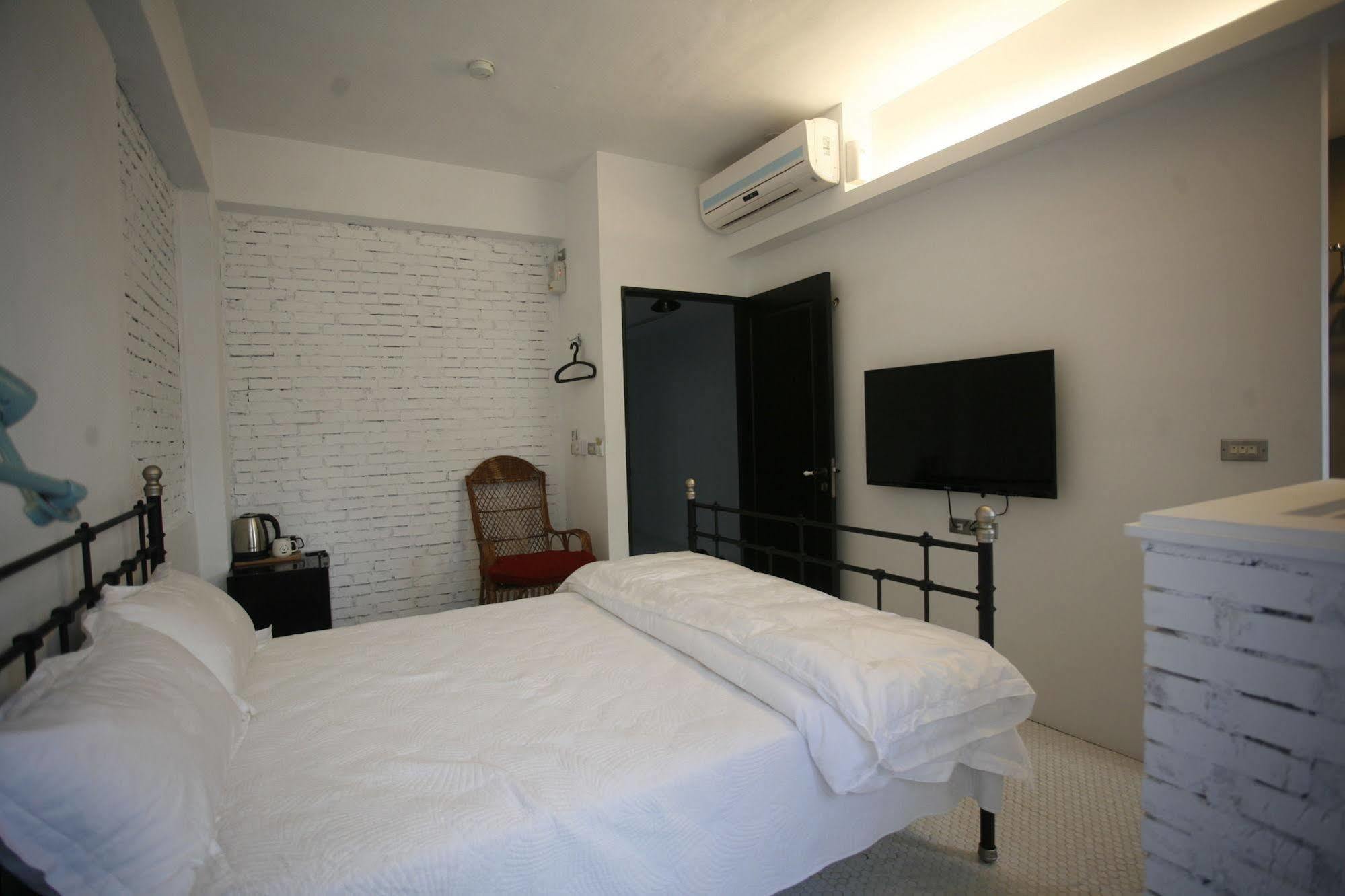 白狗公寓amo B&B市區金三角 東大門夜市 Hualien City Ngoại thất bức ảnh